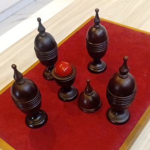 ball & vase wooden (4cm)